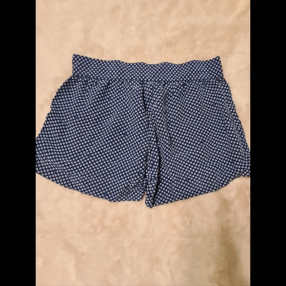 Shorts - Picture 3 of 3